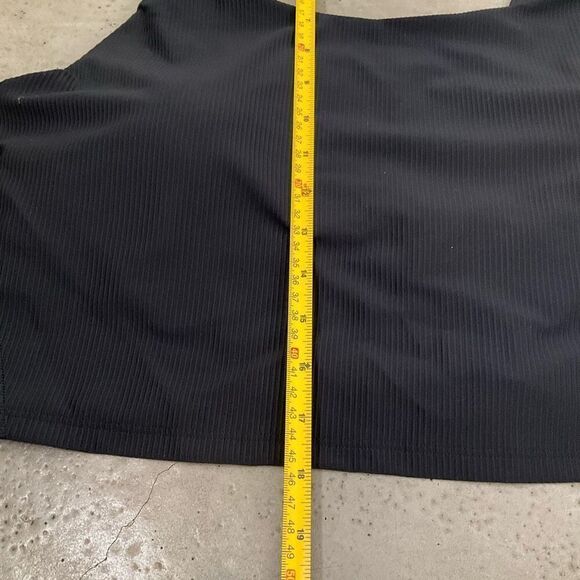 Old Navy Ribbed Crop Sport Bra - Picture 6 of 7
